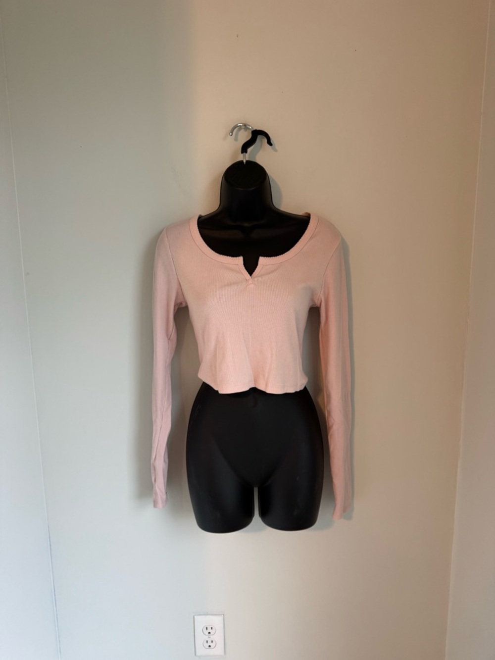 Aeropostale Pink Ribbed Long-Sleeve Cropped Top Size M